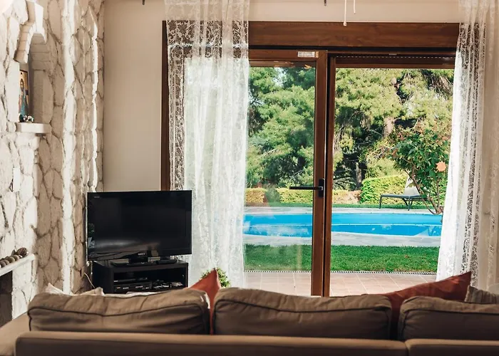 Private Pool * Paliouri