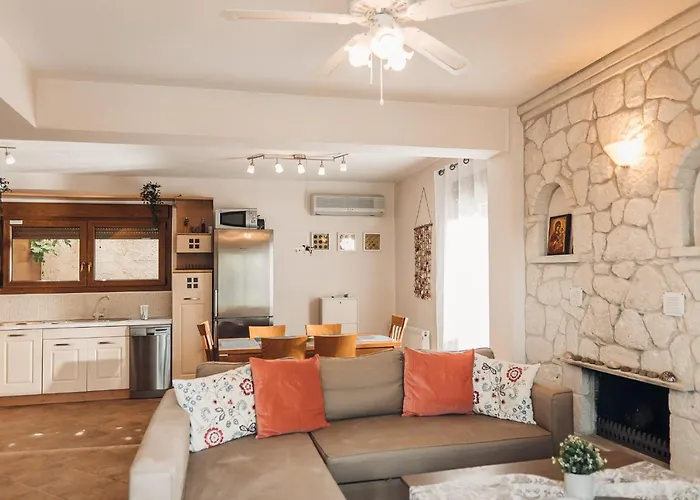 וילה Private Pool פאליאורי